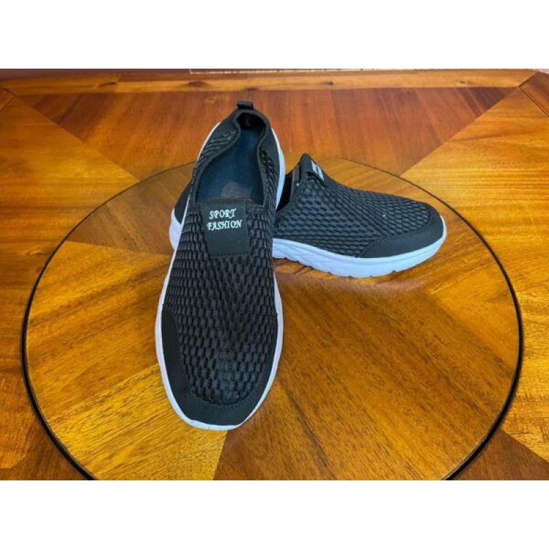 Men's  SLIP ON   (Laceless)  Running  Shoes 9.5   (US SELLER)   NEW