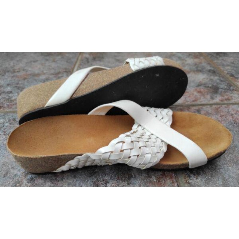 White orthopedic slip on sandals size 7 white Used