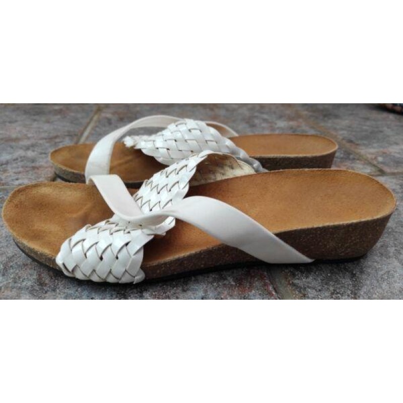 White orthopedic slip on sandals size 7 white Used