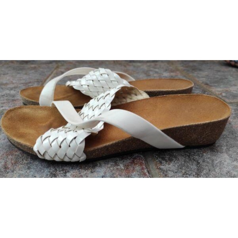 White orthopedic slip on sandals size 7 white Used